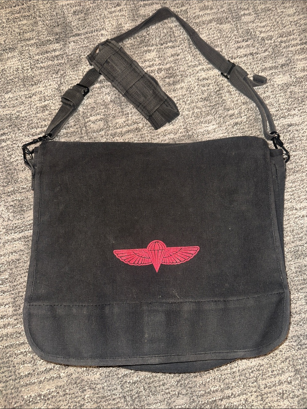🪂 Parajumpers Vintage Black Canvas Messenger Bag with 5th Infantry Army Pin